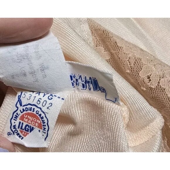 Sexy Vintage Nightgown Size Medium Long Pale Peach Sheer Lace Tom Bezduda Barad - Picture 7 of 10